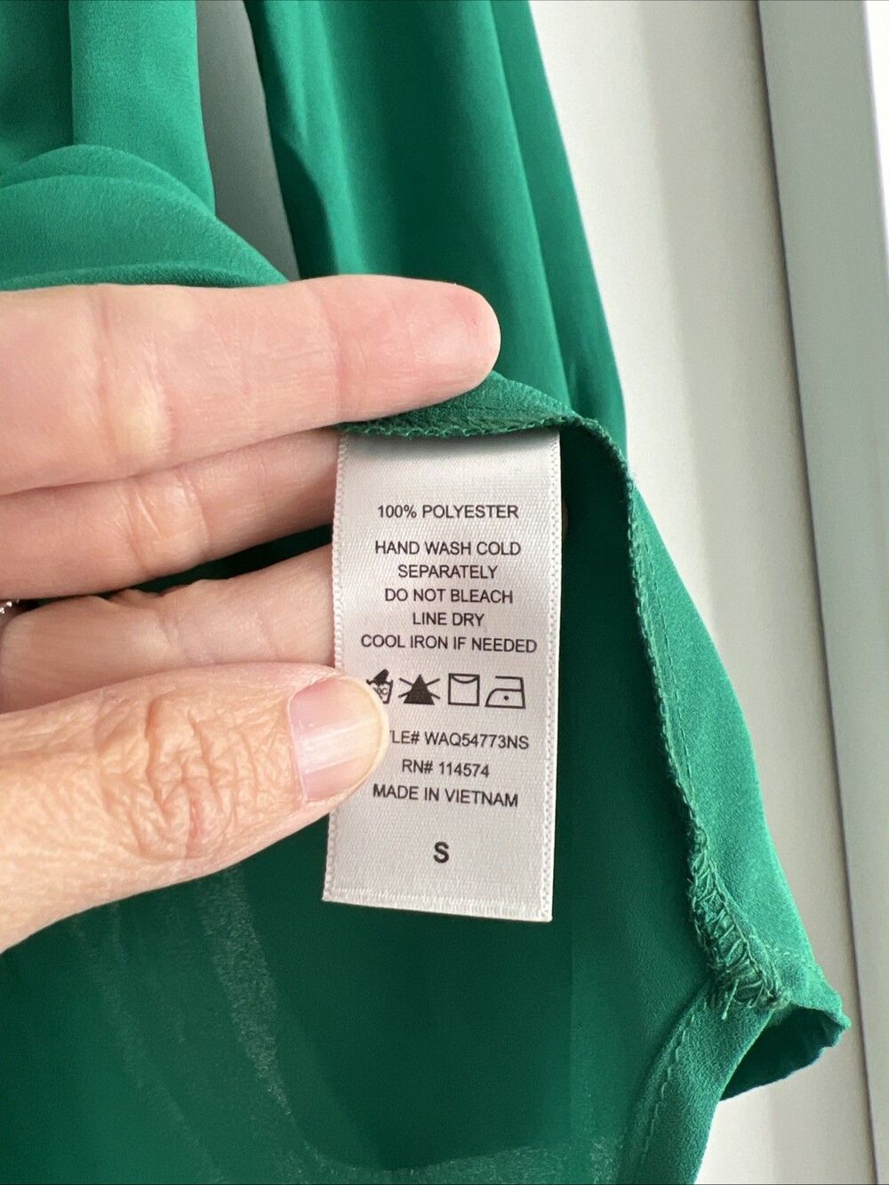 PLEIONE Women's Solid Kelly Green Mid Sleeve Blouse Size Small NWT - Picture 4 of 5